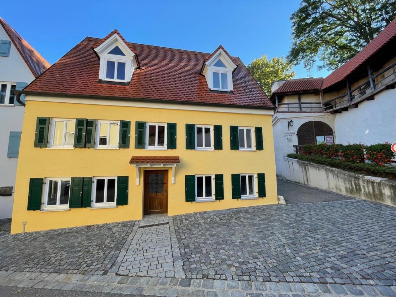 Stadtmauer - Neue Helle Direkt An Der Historischen Stadtmauer Apartment Nördlingen