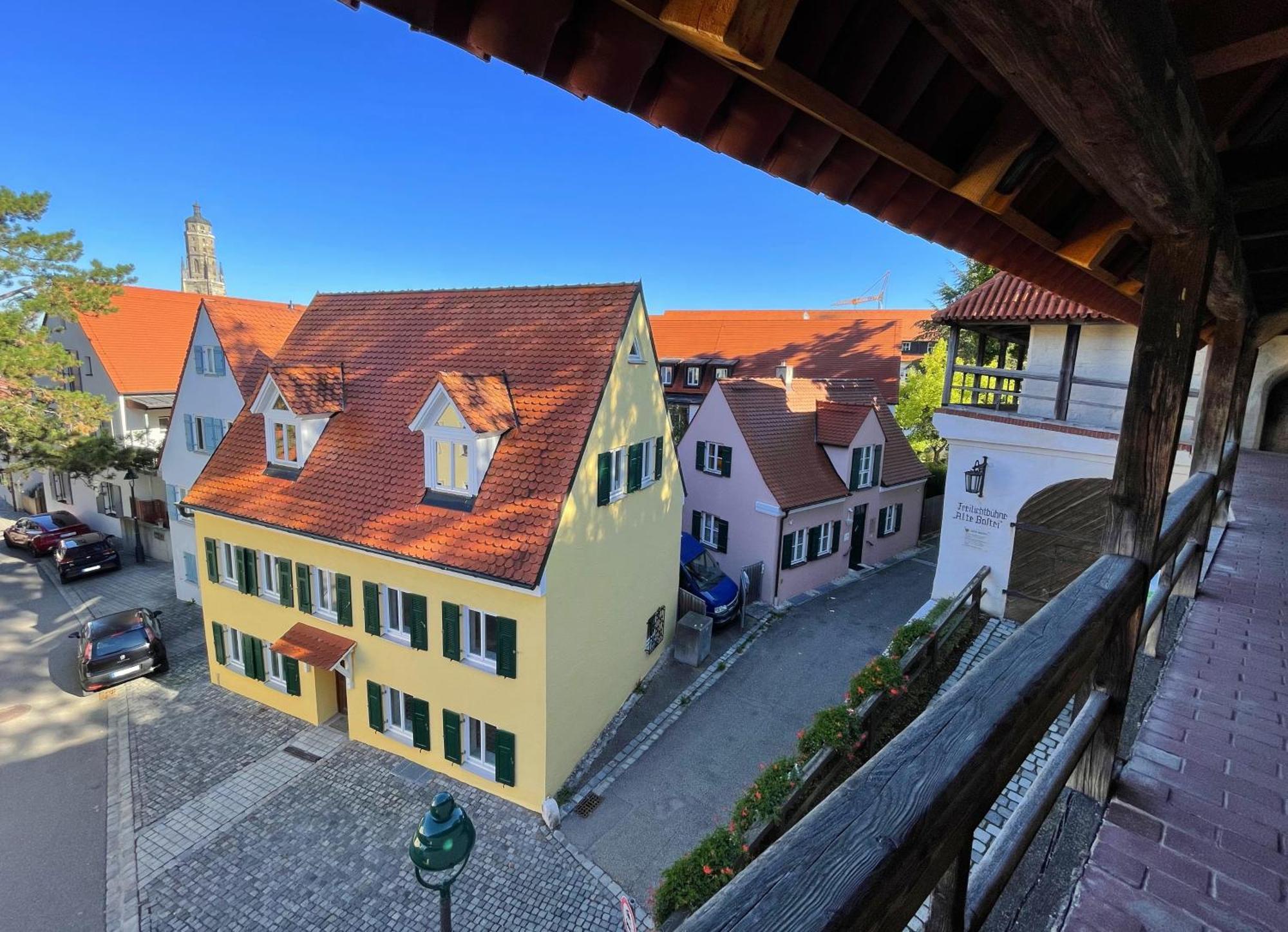 Stadtmauer - Neue Helle Direkt An Der Historischen Stadtmauer Nördlingen